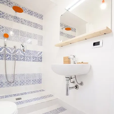 La Majolica Hotel *